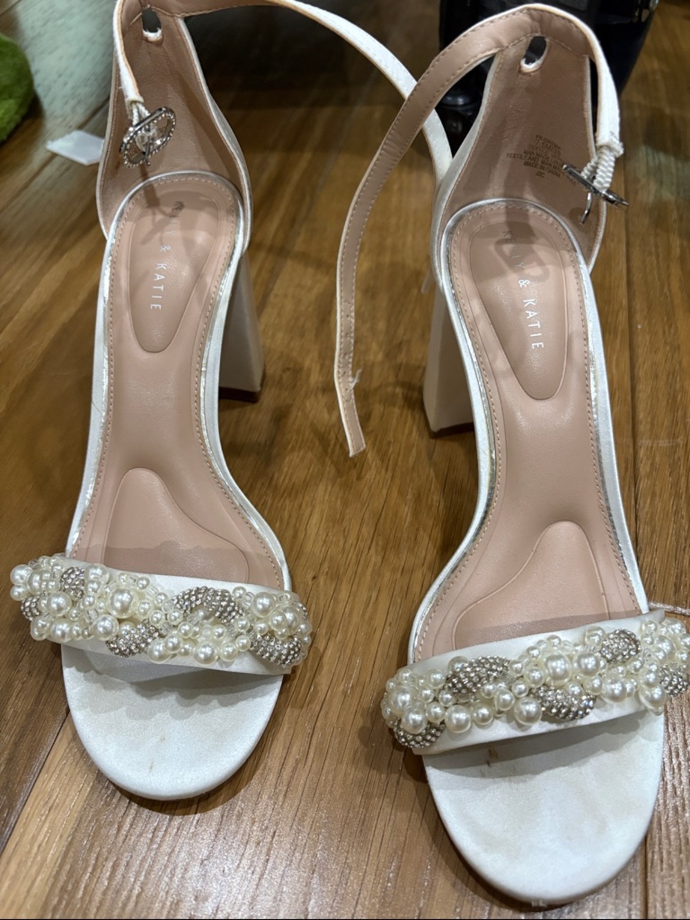 Kelly & Katie White Pearl Rhinestone Block Heels Bride Bridal Wedding Shoes 7.5